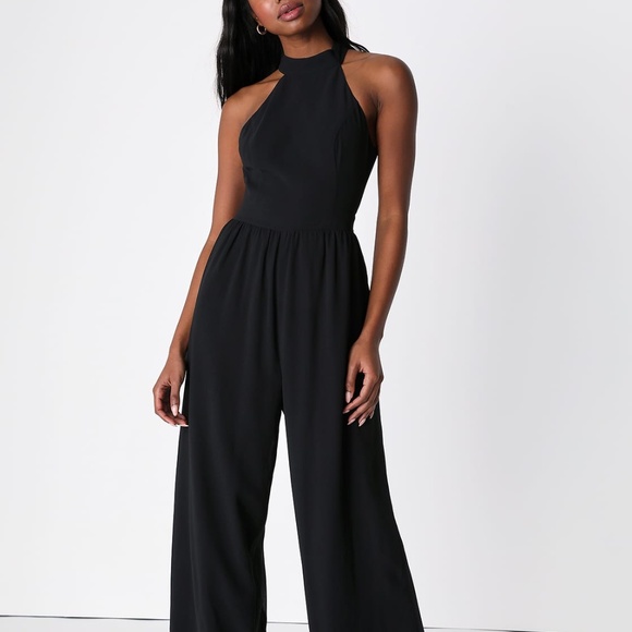 Lulus Pants - Lulu's Black Halter Jumpsuit with Open Back Size Large NWT